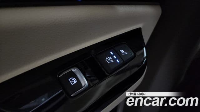Kia Carnival 2021 — Фото 19/20