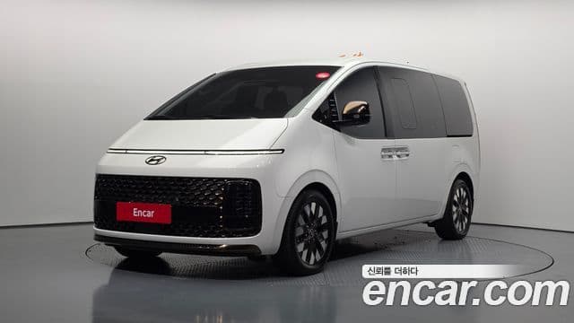 Hyundai Staria 2021 — Фото 1/20