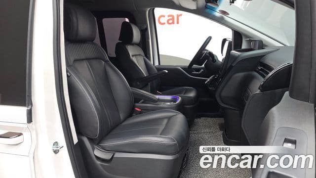 Hyundai Staria 2021 — Фото 11/20