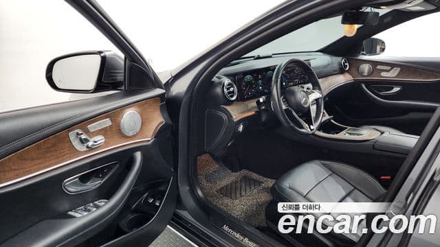 Mercedes-Benz E-Class 2021 — ფოტო 10/20