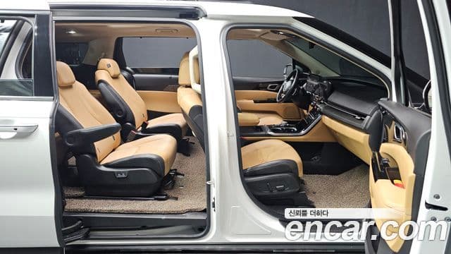 Kia Carnival 2020 — Фото 19/20