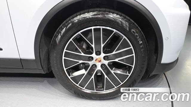 Porsche Macan EV 2025 — Photo 14/20