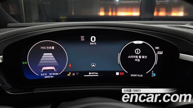 Porsche Macan EV 2025 — Photo 3/20