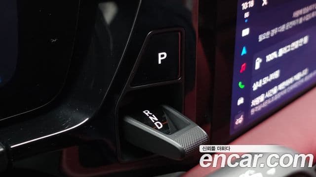 Porsche Macan EV 2025 — Photo 19/20