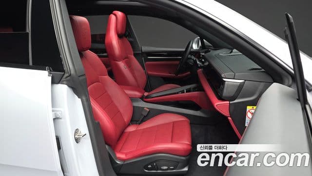 Porsche Macan EV 2025 — Photo 11/20