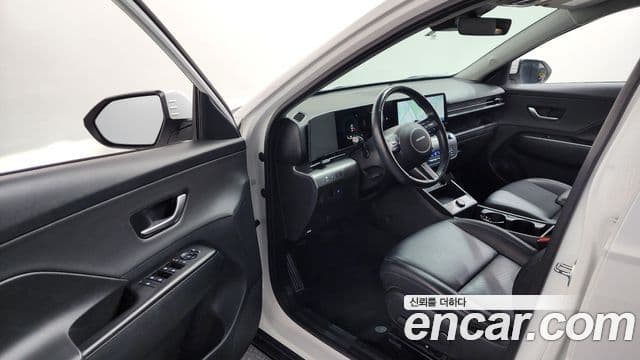 Hyundai Kona 2023 — фото 10 из 20