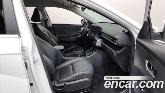 Hyundai Kona 2023 — фото 11 из 20