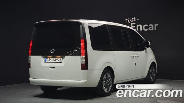 Hyundai Staria 2024 — ფოტო 2/20