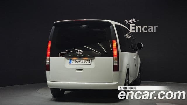 Hyundai Staria 2024 — ფოტო 9/20