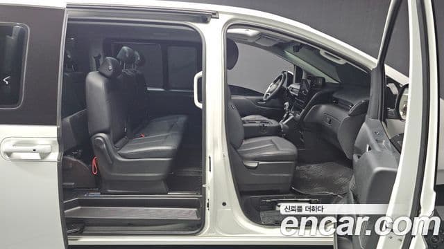 Hyundai Staria 2024 — ფოტო 3/20