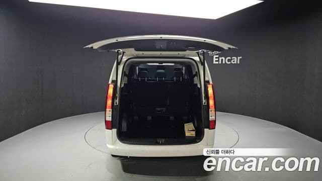 Hyundai Staria 2024 — ფოტო 15/20