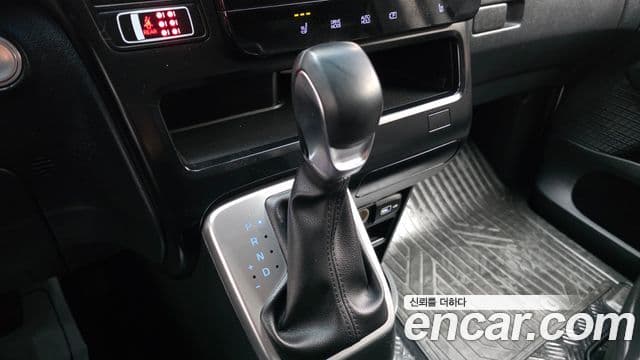 Hyundai Staria 2021 — Фото 9/20