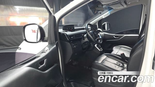 Hyundai Staria 2021 — Фото 10/20