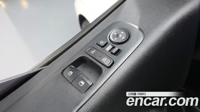 Hyundai Staria 2021 — Фото 18/20