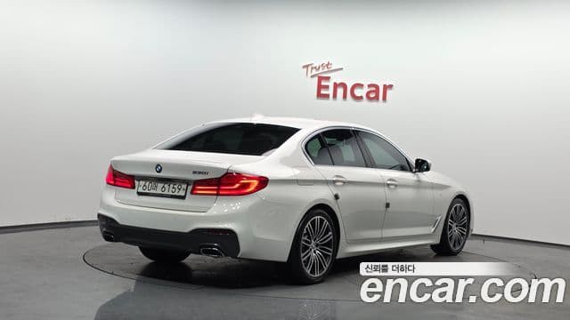 BMW 5 Series 2019 — Şəkil 2/20