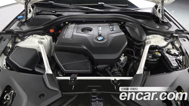 BMW 5 Series 2019 — Photo 14/20