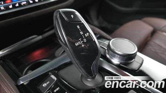 BMW 5 Series 2019 — Şəkil 9/20