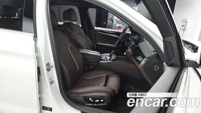 BMW 5 Series 2019 — Şəkil 10/20