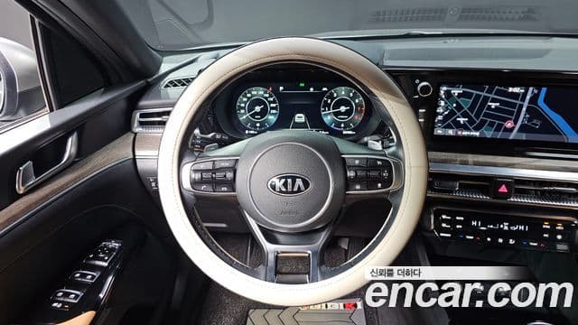 Kia K5 2020 — Photo 2/20