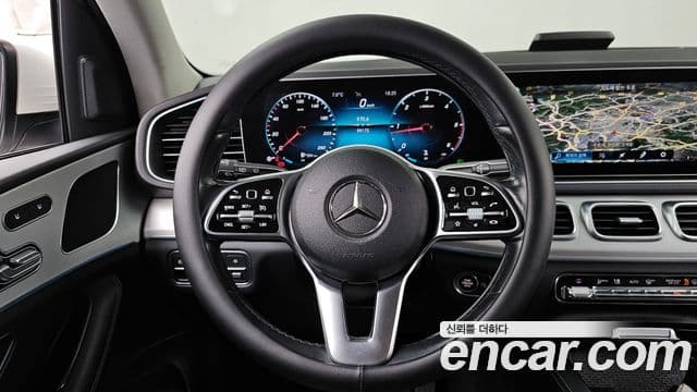 Mercedes-Benz GLE-Class 2019 — Şəkil 13/20