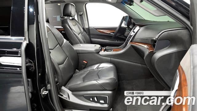 Cadillac Escalade 2018 — Şəkil 11/20