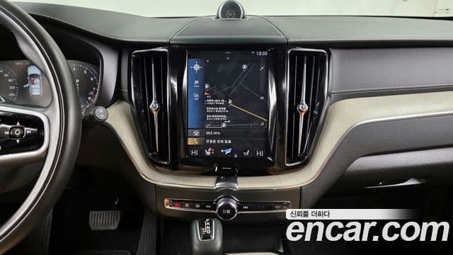 Volvo XC60 2020 — Фото 14/20
