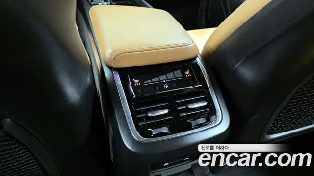 Volvo XC60 2020 — Фото 19/20