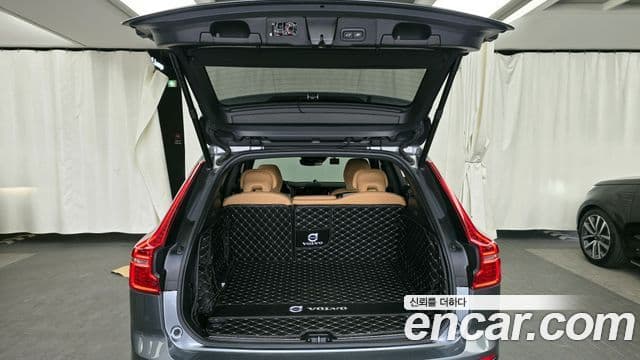 Volvo XC60 2020 — Фото 20/20