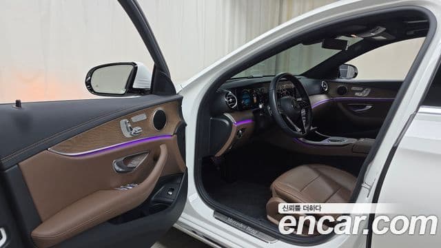 Mercedes-Benz E-Class 2023 — Şəkil 10/20