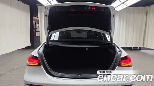 Mercedes-Benz E-Class 2023 — Şəkil 20/20