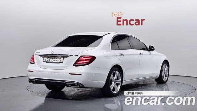 Mercedes-Benz E-Class 2018 — ფოტო 2/20