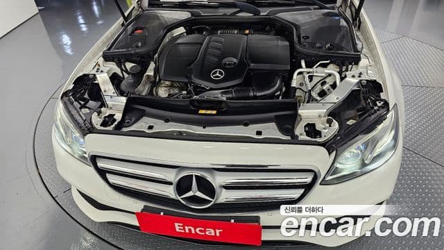 Mercedes-Benz E-Class 2018 — фото 6 из 20