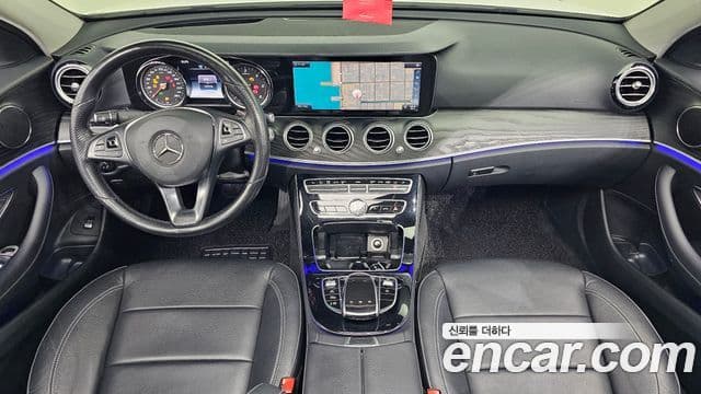 Mercedes-Benz E-Class 2018 — ფოტო 7/20