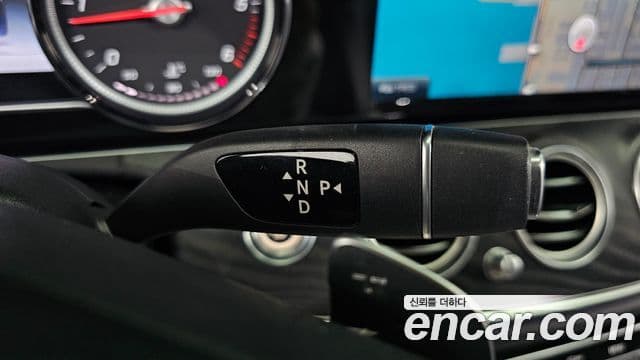 Mercedes-Benz E-Class 2018 — ფოტო 9/20