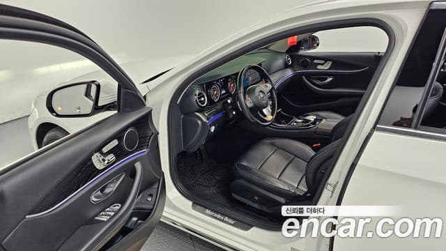 Mercedes-Benz E-Class 2018 — ფოტო 11/20