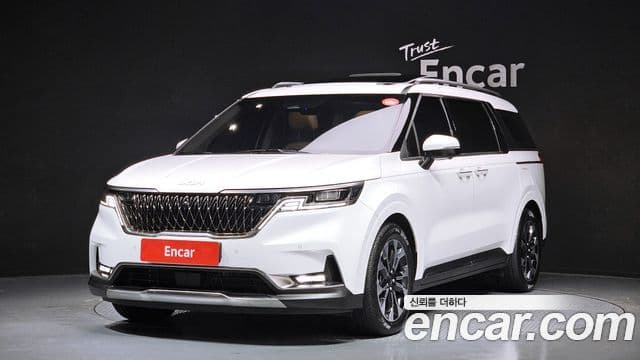 Kia Carnival 2023 — Фото 1/20