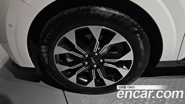 Kia Carnival 2023 — Фото 5/20