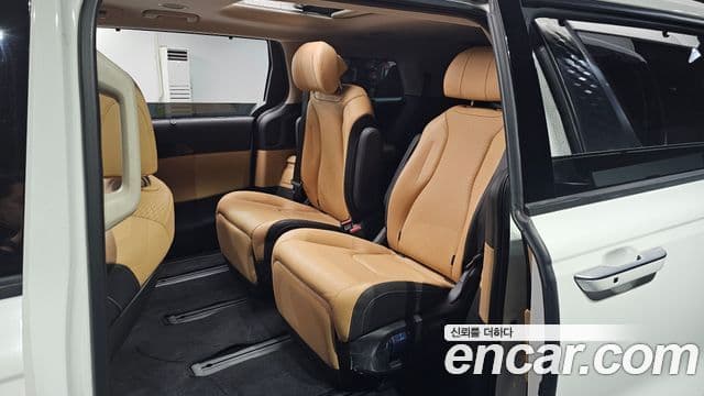 Kia Carnival 2023 — Фото 12/20