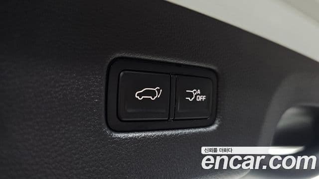 Kia Carnival 2023 — Фото 17/20