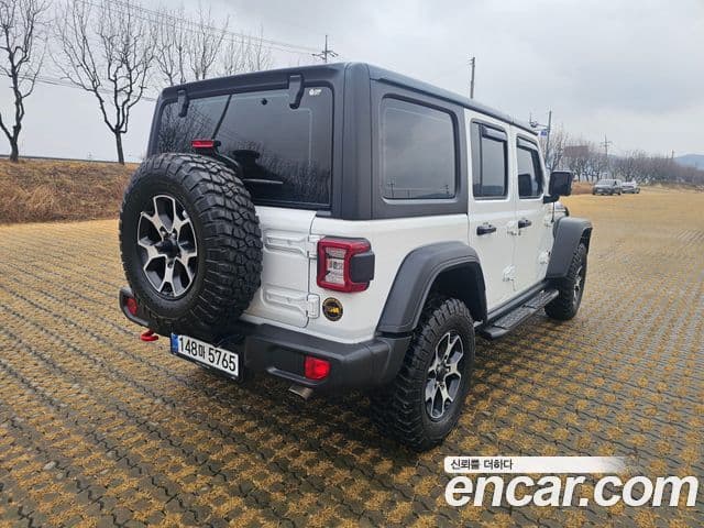 Jeep Wrangler 2022 — Şəkil 13/18