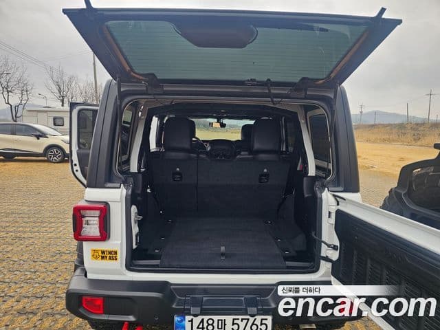 Jeep Wrangler 2022 — Şəkil 16/18