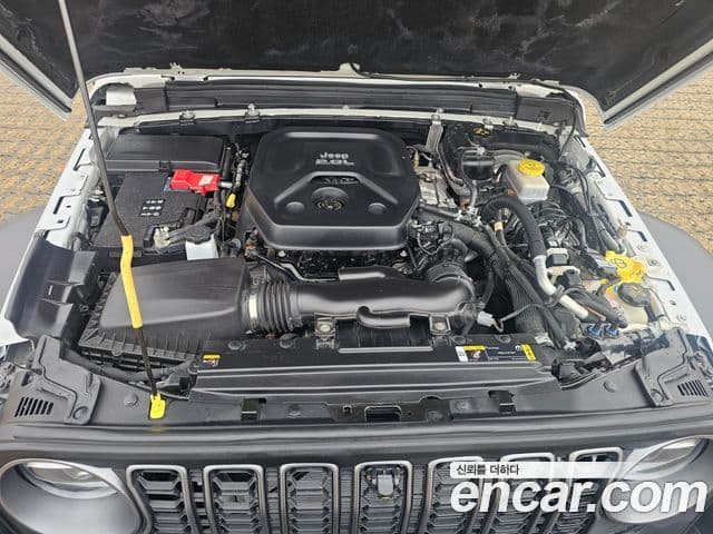 Jeep Wrangler 2022 — Şəkil 8/18