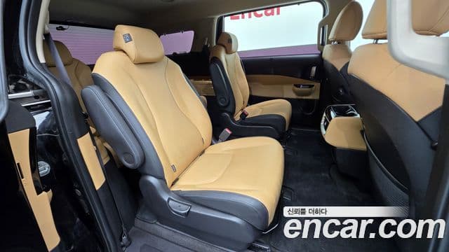 Kia Carnival 2022 — Фото 19/20