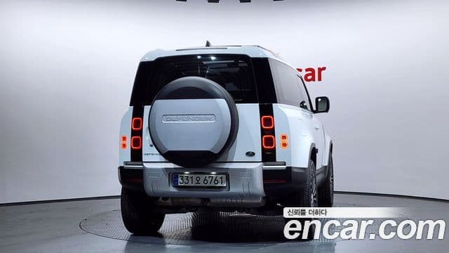 Land Rover Defender 2021 — ფოტო 18/20