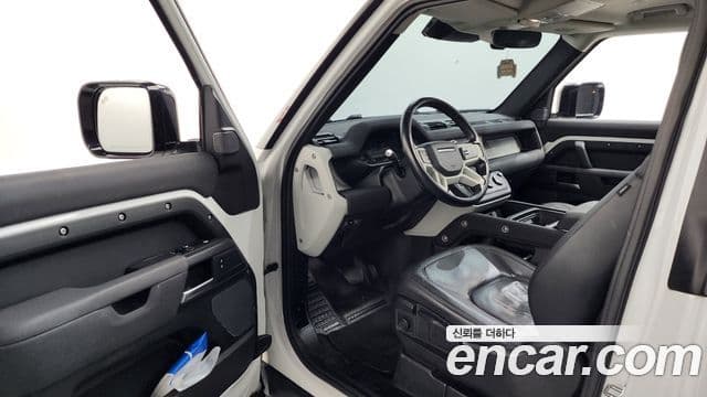 Land Rover Defender 2021 — ფოტო 6/20