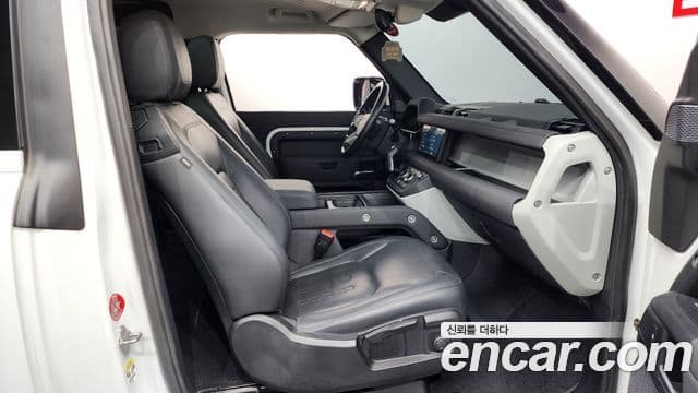 Land Rover Defender 2021 — ფოტო 13/20