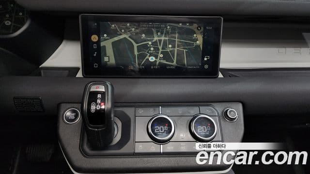 Land Rover Defender 2021 — ფოტო 11/20