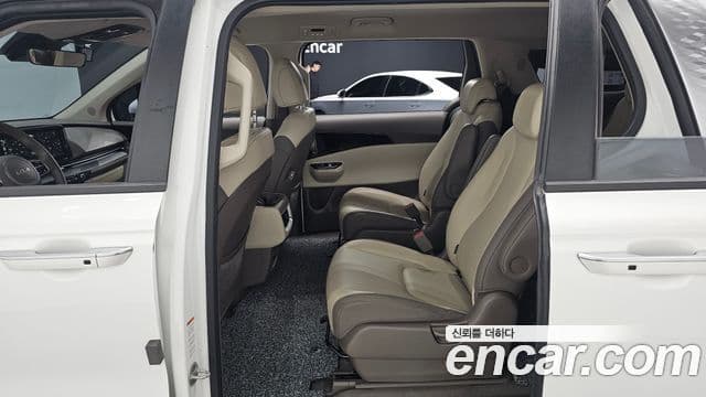 Kia Carnival 2022 — Фото 12/20