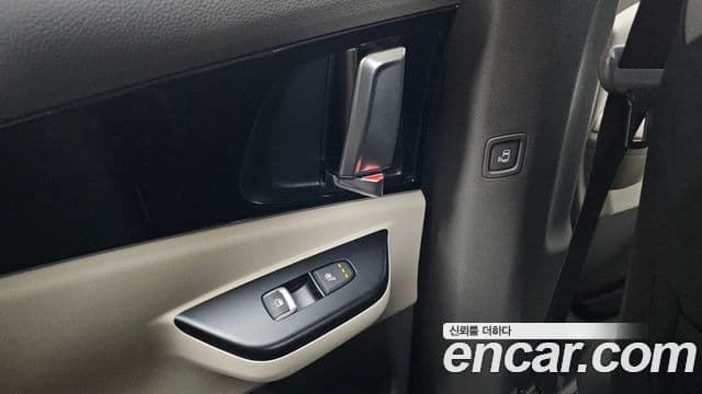 Kia Carnival 2022 — Фото 18/20