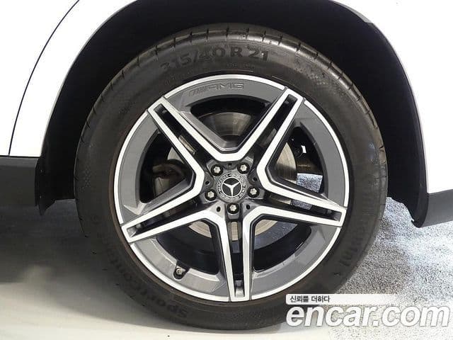 Mercedes-Benz GLS-Class 2022 — Photo 18/20